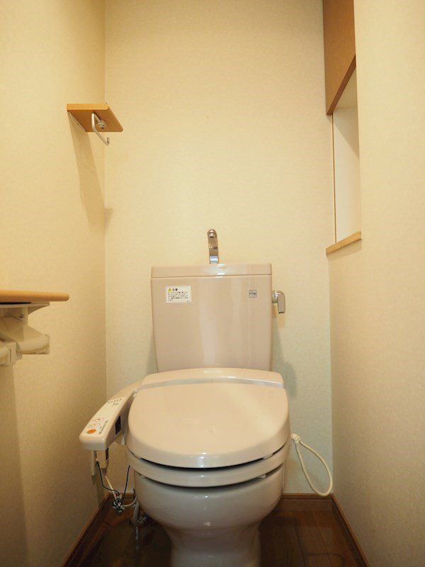 トイレ　※同タイプの別部屋です。