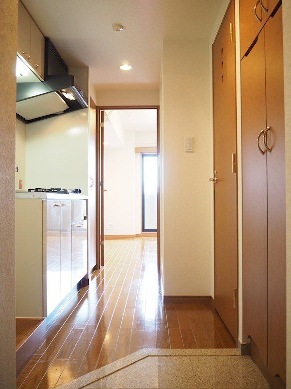 玄関　※同タイプの別部屋です。