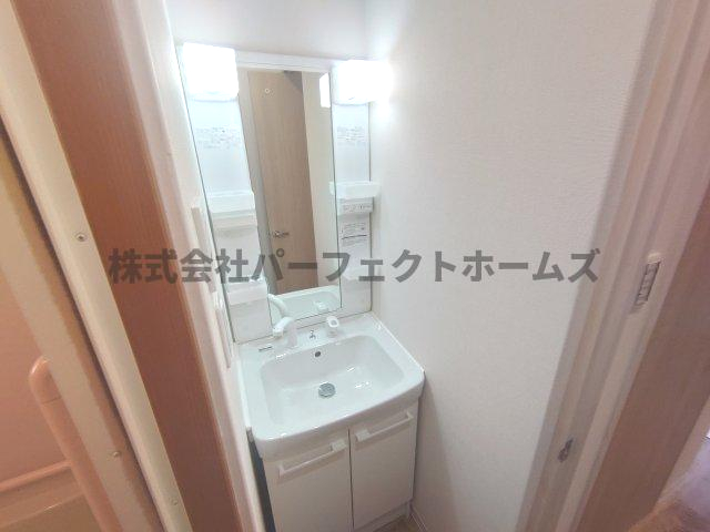 洗面設備　朝の身支度には欠かせない独立洗面化粧台