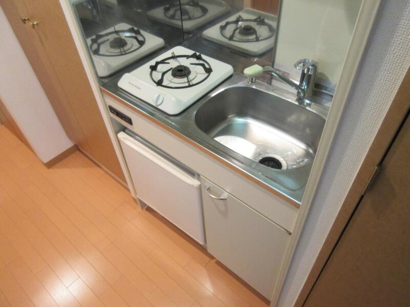 キッチン　お手入れしやすいコンパクトなガス１口キッチン。