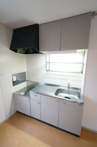 キッチン　※同物件、反転タイプの写真になります。
