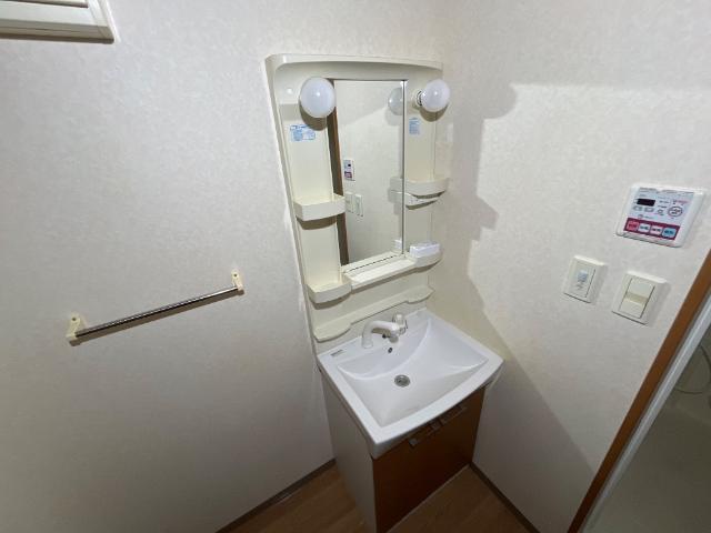 洗面設備　洗髪洗面化粧台