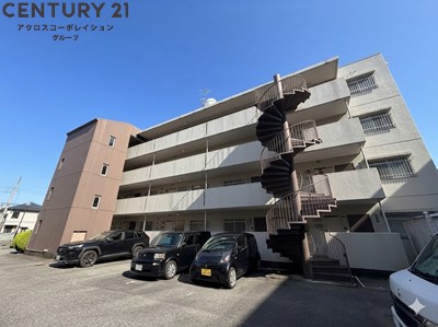 建物外観　敷地内駐車場あり！