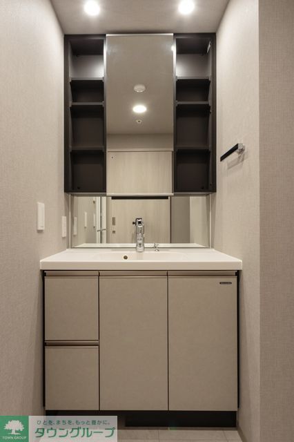 洗面設備　※写真は同タイプ住戸です。