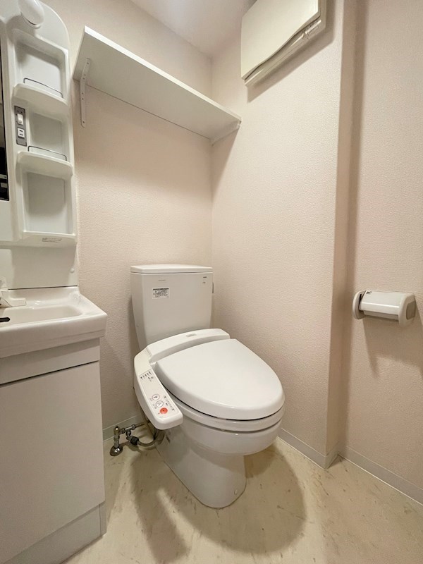 トイレ　落ち着いたトイレです