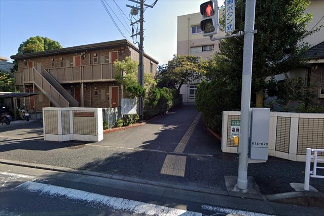 小学校　横浜市立川上北小学校（小学校）まで1054m
