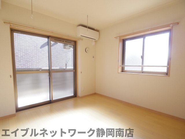 その他設備　使いやすい居間です