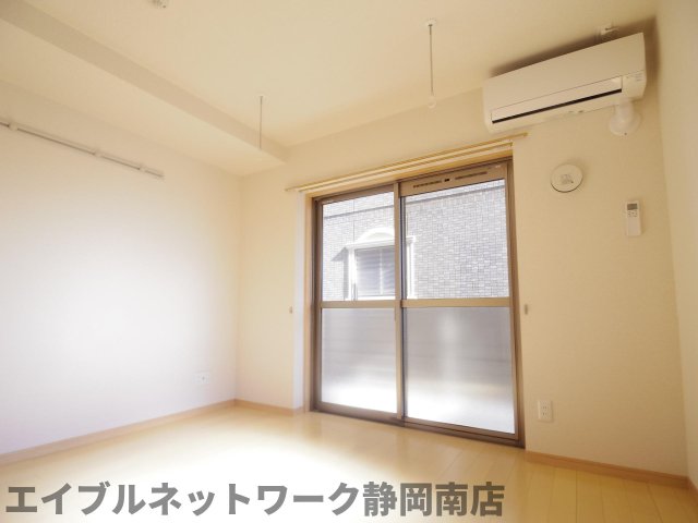 その他　こちらのリビングで趣味の時間をお楽しみください