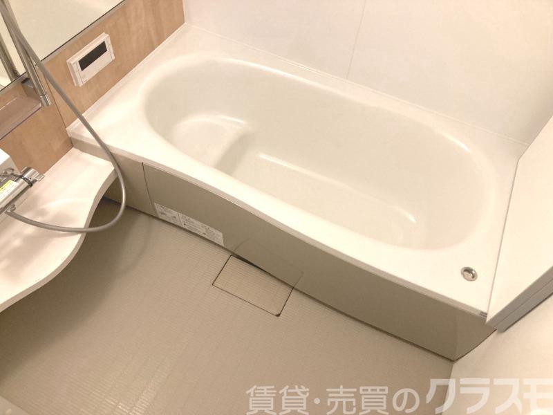 バス・シャワールーム　浴室乾燥機＆追焚機能付き広々バスルーム♪