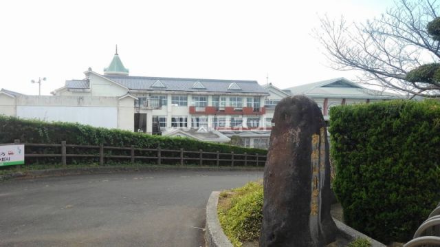 小学校　諫早市立御館山小学校（小学校）まで1609m