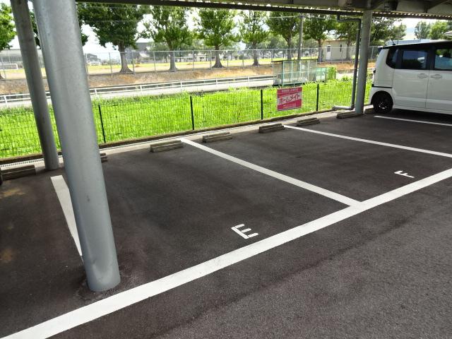 駐車場　駐車場の様子です。