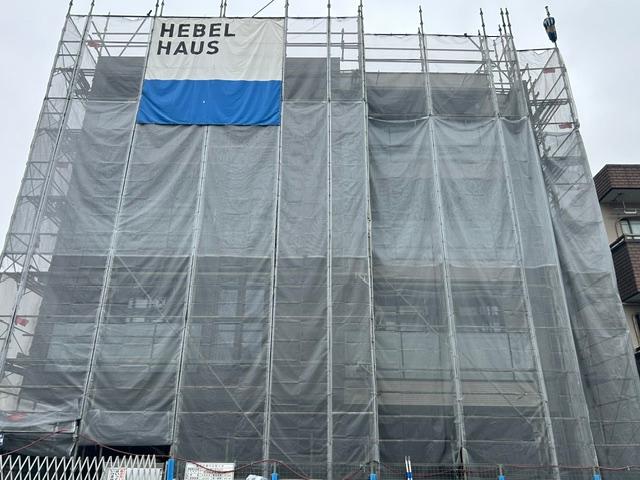 建物外観　建築中