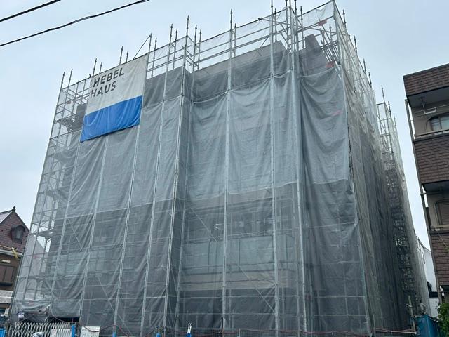 建物外観　建築中