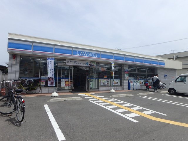 コンビニ　ローソン川西南花屋敷二丁目店（コンビニ）まで269m