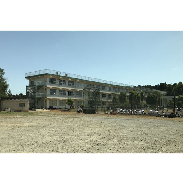 中学校　かすみがうら市立下稲吉中学校（中学校）まで2263m