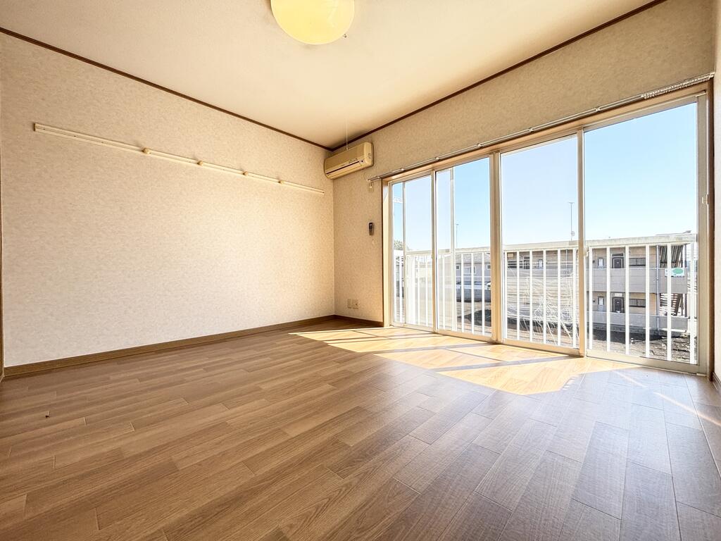 SC COURTの居間写真