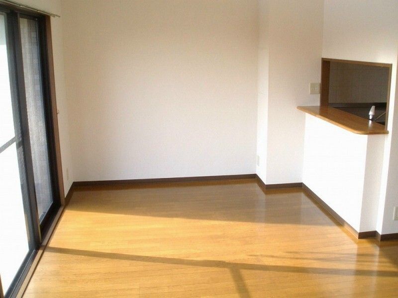 居室・リビング　こちらの居間で趣味の時間をお楽しみください