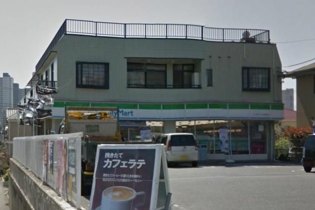 コンビニ　ファミリーマートトゥモロー小山町店（コンビニ）まで601m