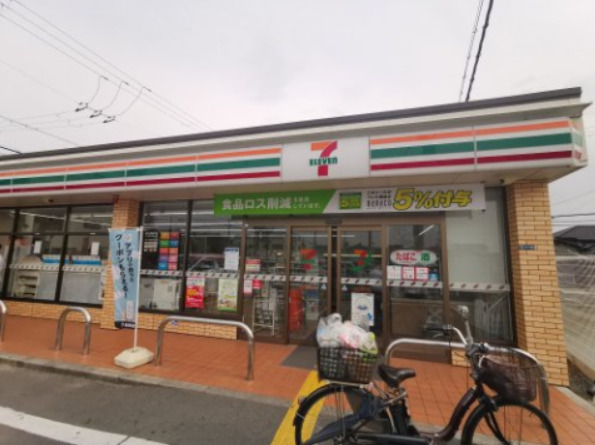 コンビニ　セブンイレブン 松原天美西2丁目店（コンビニ）まで821m