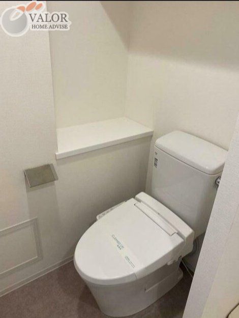 ブルーライン 伊勢佐木長者町駅 徒歩5分 11階建 築8年のトイレ写真