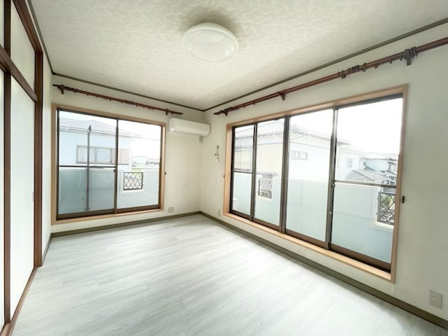 台方貸家の居間写真