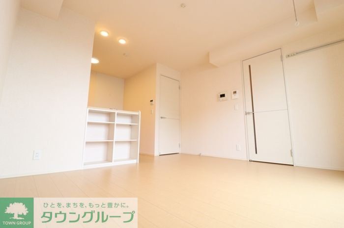ミッドパレス IIの居間写真