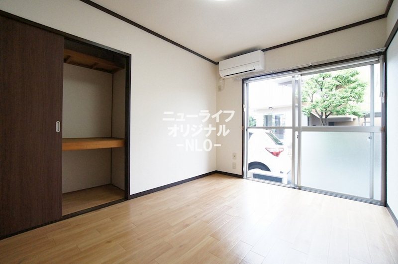 居室・リビング　5.6帖洋室　エアコン付なので快適です☆
