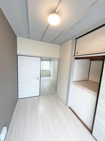 大阪府寝屋川市御幸東町 戸建22の内装写真