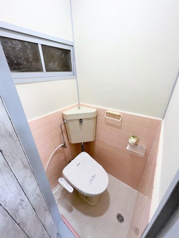 大阪府寝屋川市御幸東町 戸建22のトイレ写真