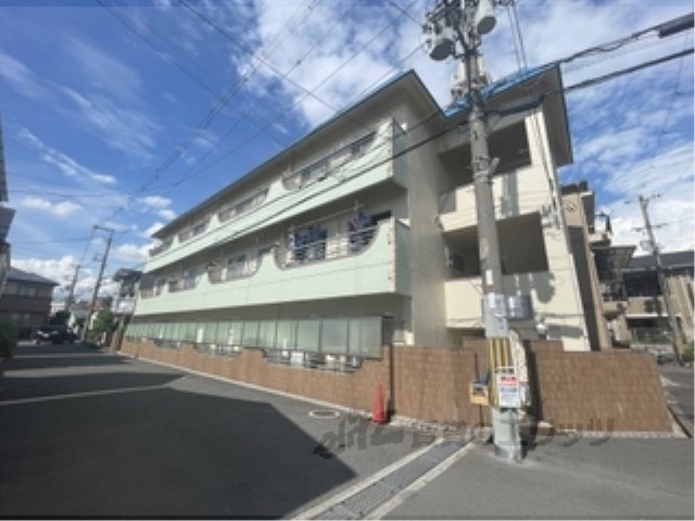 秀栄マンションの外観写真
