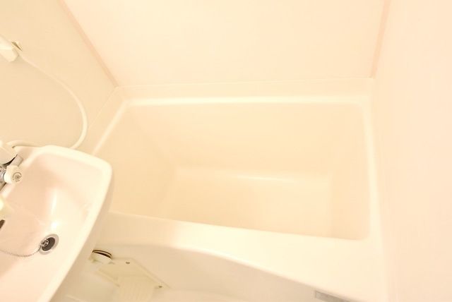 バス・シャワールーム　※別部屋のお写真です。