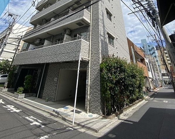 プレール・ドゥーク西大島駅前の外観写真