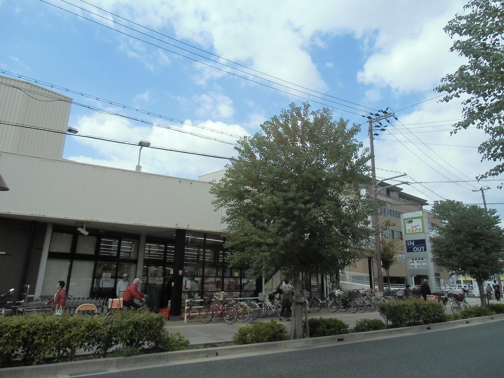 【加古川市尾上町養田のアパートのスーパー】