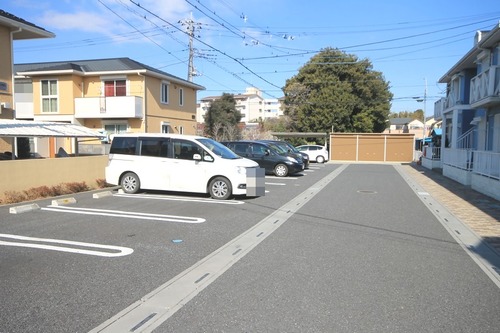 【シャーメゾン サンハイツ大久保Ｒの駐車場】