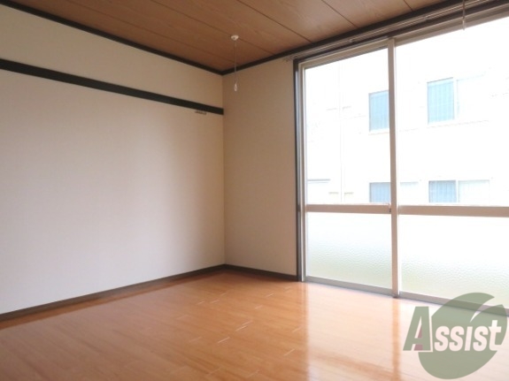 居室・リビング　明かりの入りやすい、南向きのお部屋です。