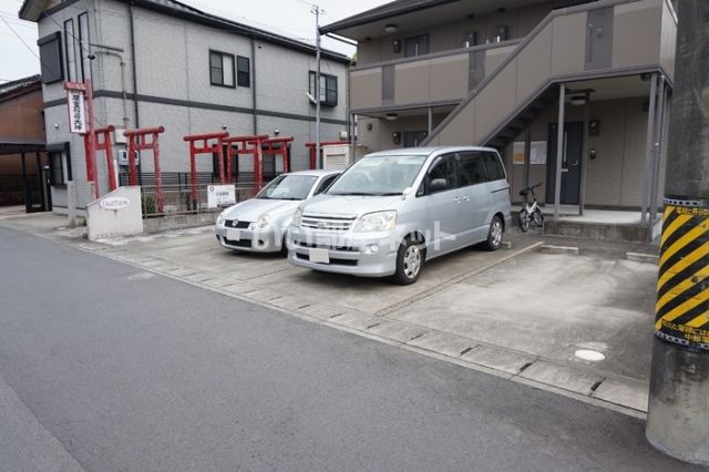 【ドルチェ松阪の駐車場】