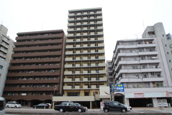 広島市中区富士見町のマンションの建物外観