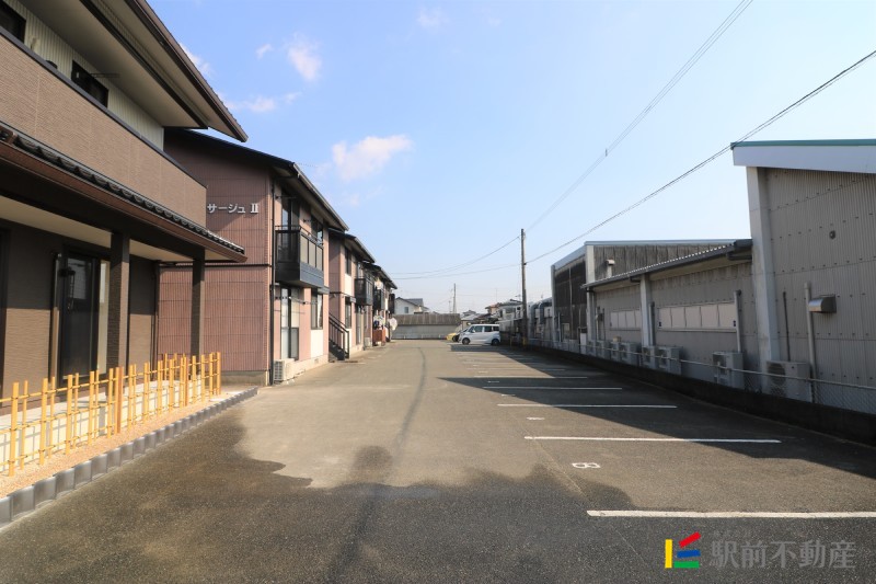 【小城市小城町畑田のアパートの駐車場】