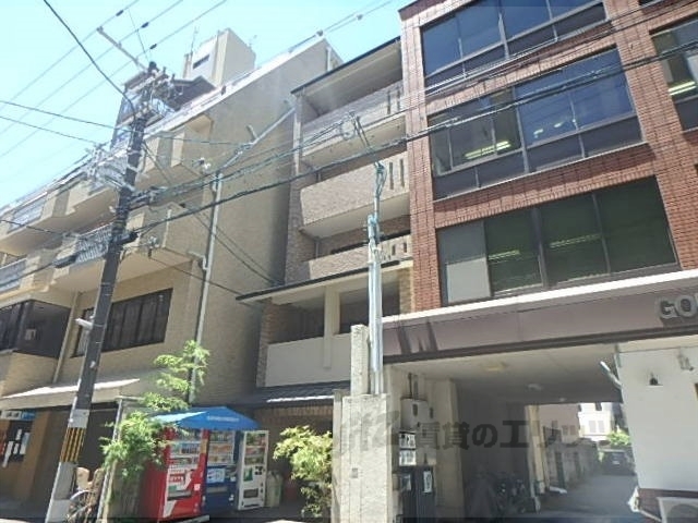 京都市中京区尾張町のマンションの建物外観