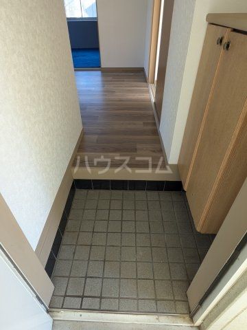 【フラットガーデンの玄関】