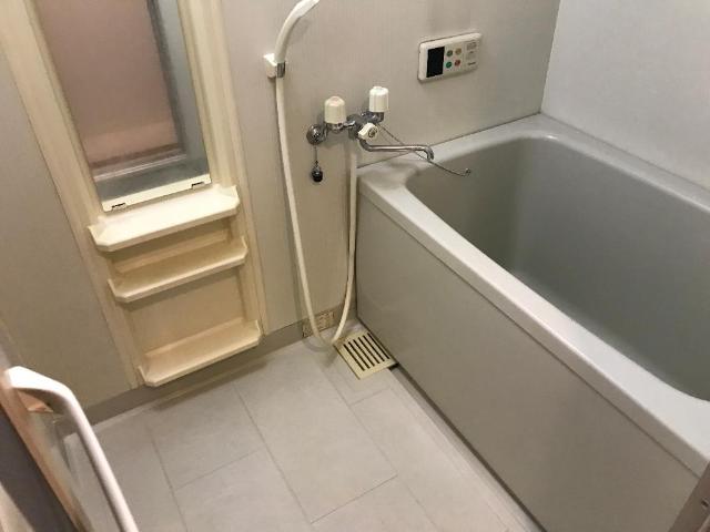 バス・シャワールーム　バス