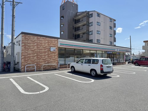 コンビニ　セブンイレブン 高山町店（コンビニ）まで438m