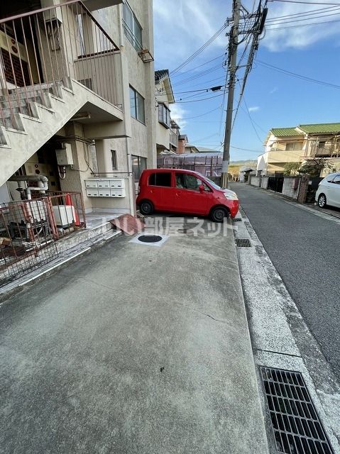 【和歌山市中之島のマンションの駐車場】