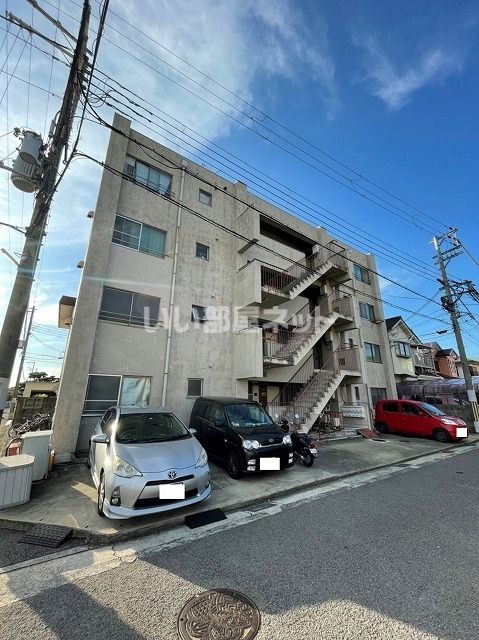 和歌山市中之島のマンションの建物外観