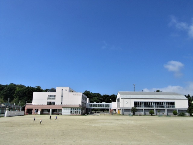 【ボトルグァドの小学校】