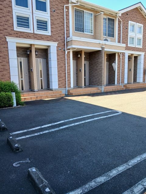 【カレント沖野上の駐車場】