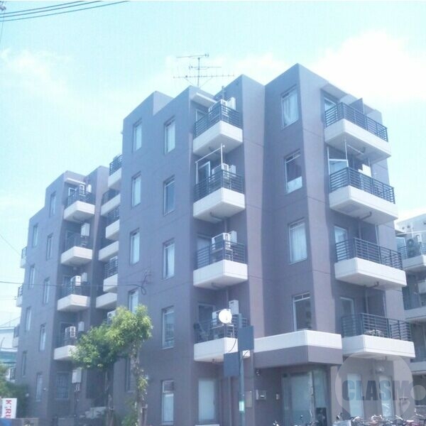 【アメニティ新大阪4番館の建物外観】