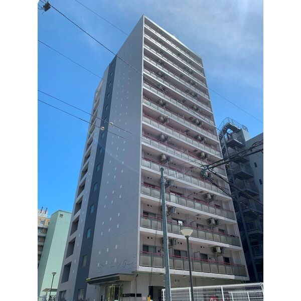 【パークフラッツ本町の建物外観】