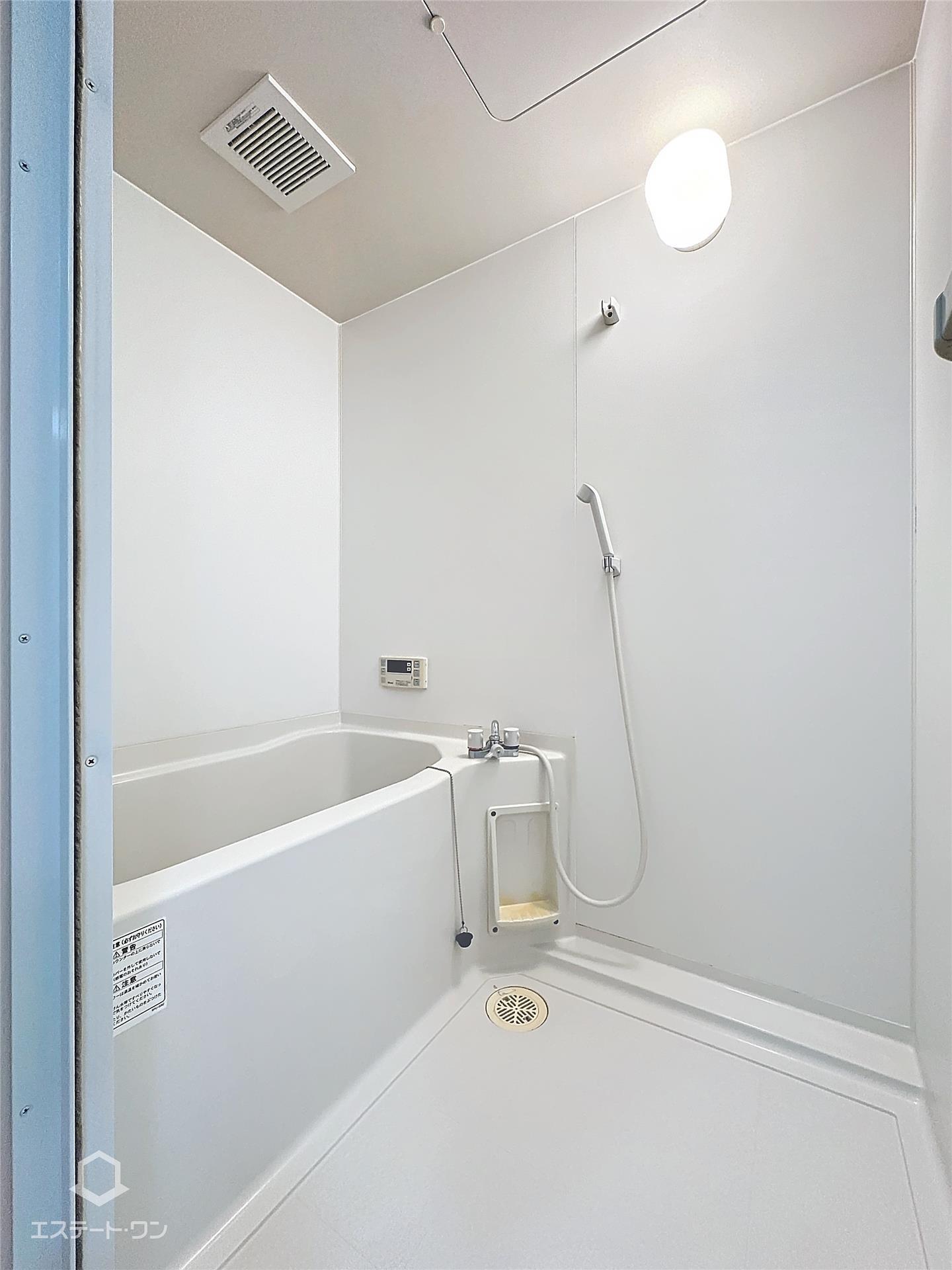 バス・シャワールーム　いつでも温まれる追い焚き機能付き◎