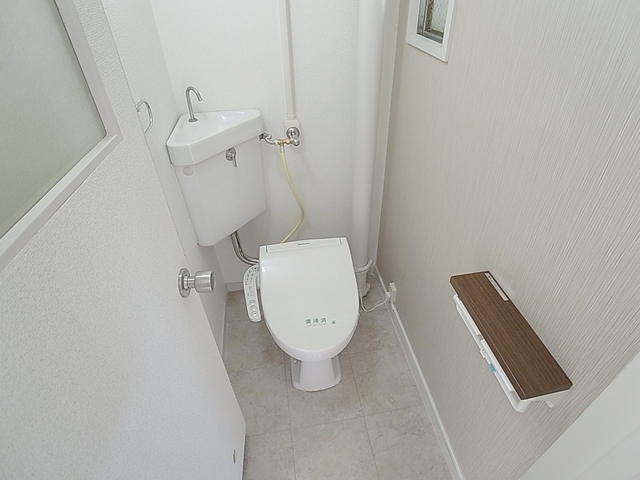 トイレ　ウォシュレット付トイレ。